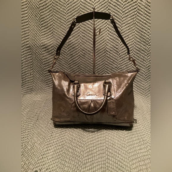 RARE EUC COACH METALLIC SILVER SHOULDER BAG. - Picture 2 of 11